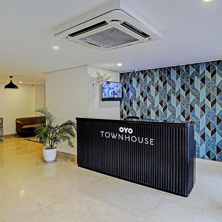 Super Townhouse Sector 57 Near Bestech Central Square Mall Гургаон Екстериор снимка