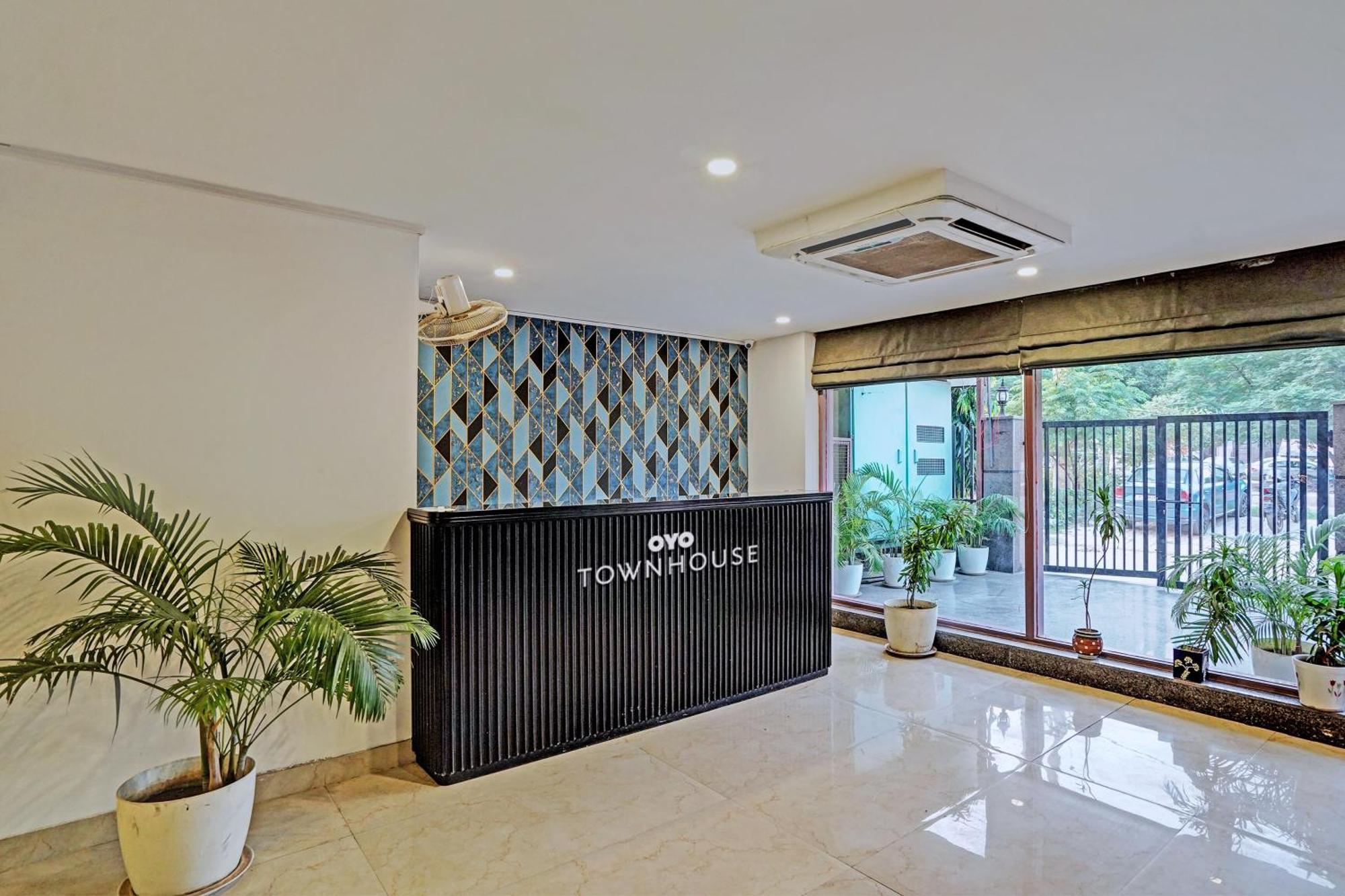 Super Townhouse Sector 57 Near Bestech Central Square Mall Гургаон Екстериор снимка